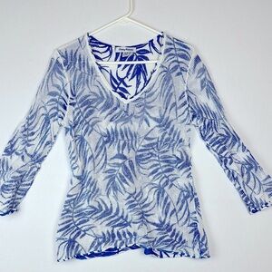 Tommy BahamaV neck Reverse Print Tropical Printed Lightweight Sweater